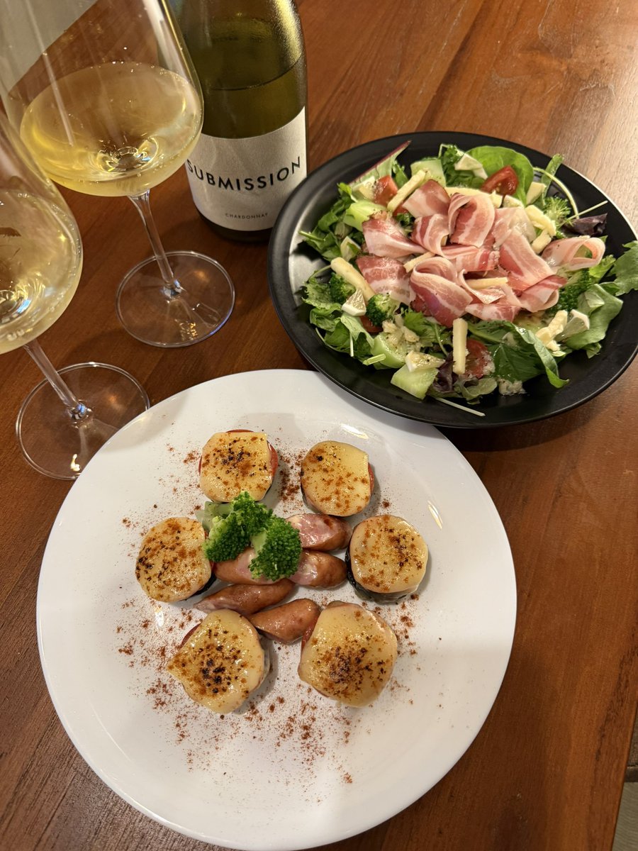 Kitchen_Molo's tweet photo. 暑くて食欲湧かないので
夏野菜でサッパリと👍
ズッキーニ、ナス、トマト、
ラクレットチーズ😉

＃夏野菜 https://t.co/7m0plS9qrH