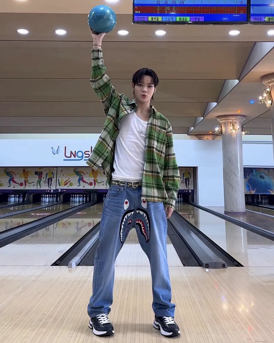 mokyolv's tweet photo. one of my fav outfits https://t.co/5VI4tIKCgb