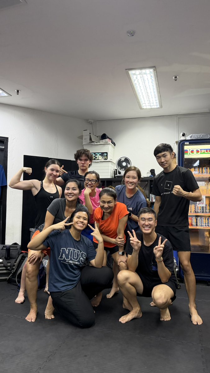 hikcups97's tweet photo. first muay thai session! 🥊
ไม่ไหวแล้ว😭 https://t.co/CiH5EWDyY3