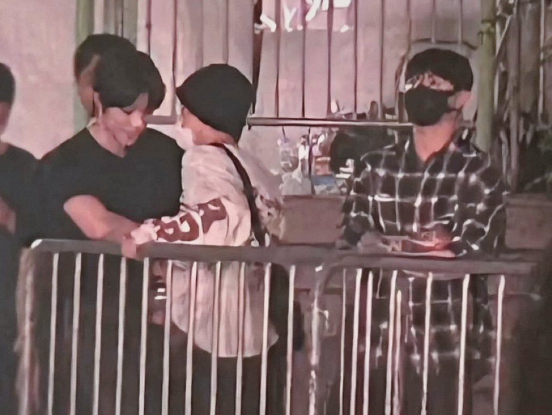 koky18_'s tweet photo. #jikook⋆.˚❥ 

... es tan novio code https://t.co/YRGX8H0I4Y