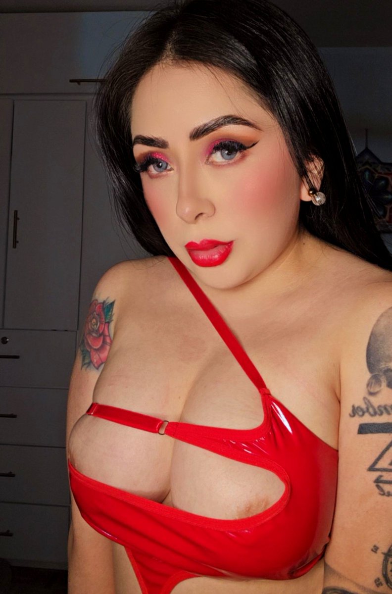 GAnaiid's tweet photo. Me aprieta las tetas pero me gusta como me queda el color rojo 🤗🙊♥️
#rojo #latina #tetas #bonita https://t.co/K7FYQQOrfP