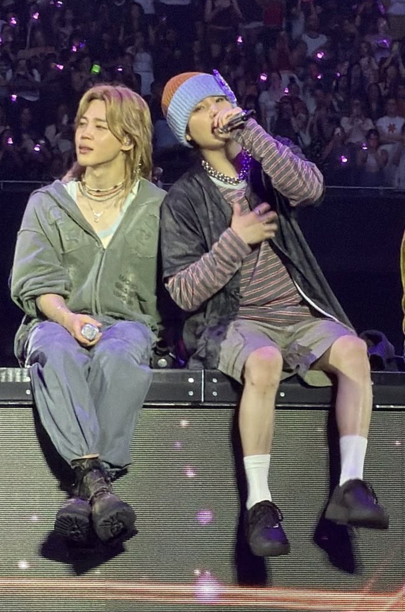 poohjiemins's tweet photo. The fact that this picture is real and it exist🫠
My yoonmin ❤️ https://t.co/Cqdwj0xOyu