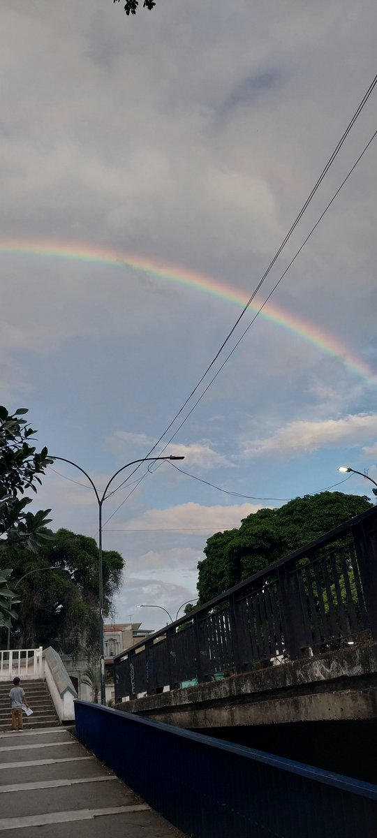 Lanieblamental's tweet photo. Arco iris avenida panteón Caracas, hermoso mensaje de la naturaleza. https://t.co/U8x3VjaHVY