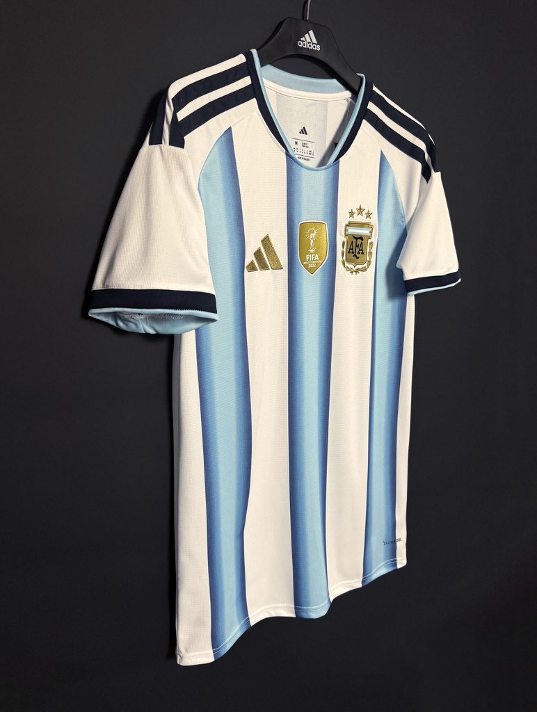ddshir1's tweet photo. Please select your home team for the World Cup https://t.co/fUBS8bqWxF