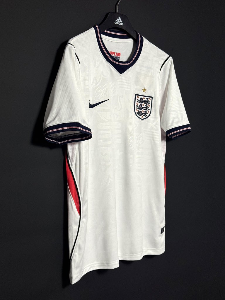 ddshir1's tweet photo. Please select your home team for the World Cup https://t.co/fUBS8bqWxF