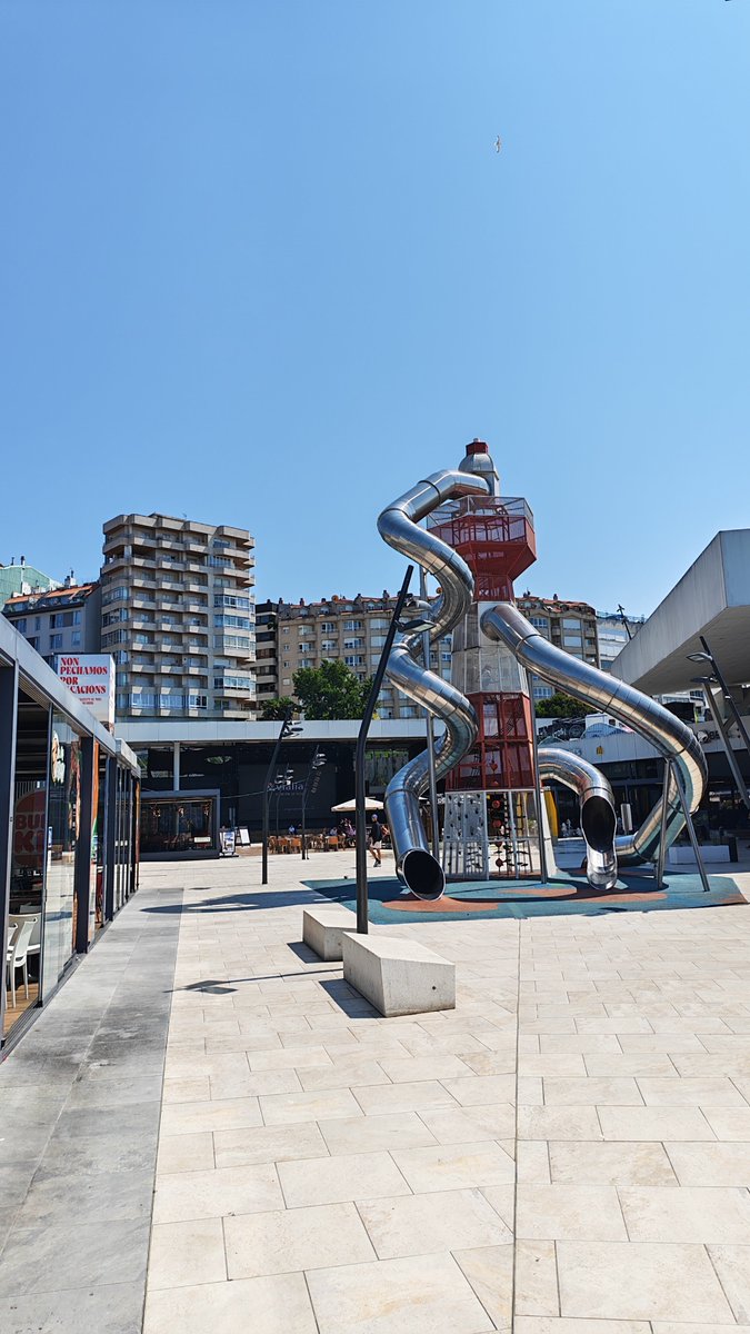 thericardogomes's tweet photo. Summer in the city. 🏙️
[29.07.2026]
📍 Vigo (Galicia)
#ascensorHALO #Vigo #myphotos #Vialia #summer #mural #streetArt #Galicia https://t.co/o81yVivDML