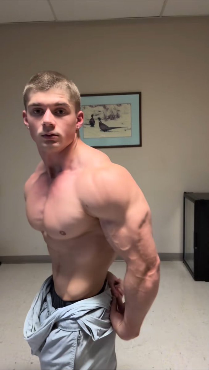ALPHAZACKll's tweet photo. Picture evidence of what a MUSCLE GOD looks like! Stop, Stare and Serve. Let your wallet speak for you before you breathe. Send in all your tributes..#usfindom #Alphamale #dominantmaster #myslave
#DominantControl #PayOnCommand #MindCaptured #FinancialSubmission #Cashmaster https://t.co/l6KfBJSLQ7