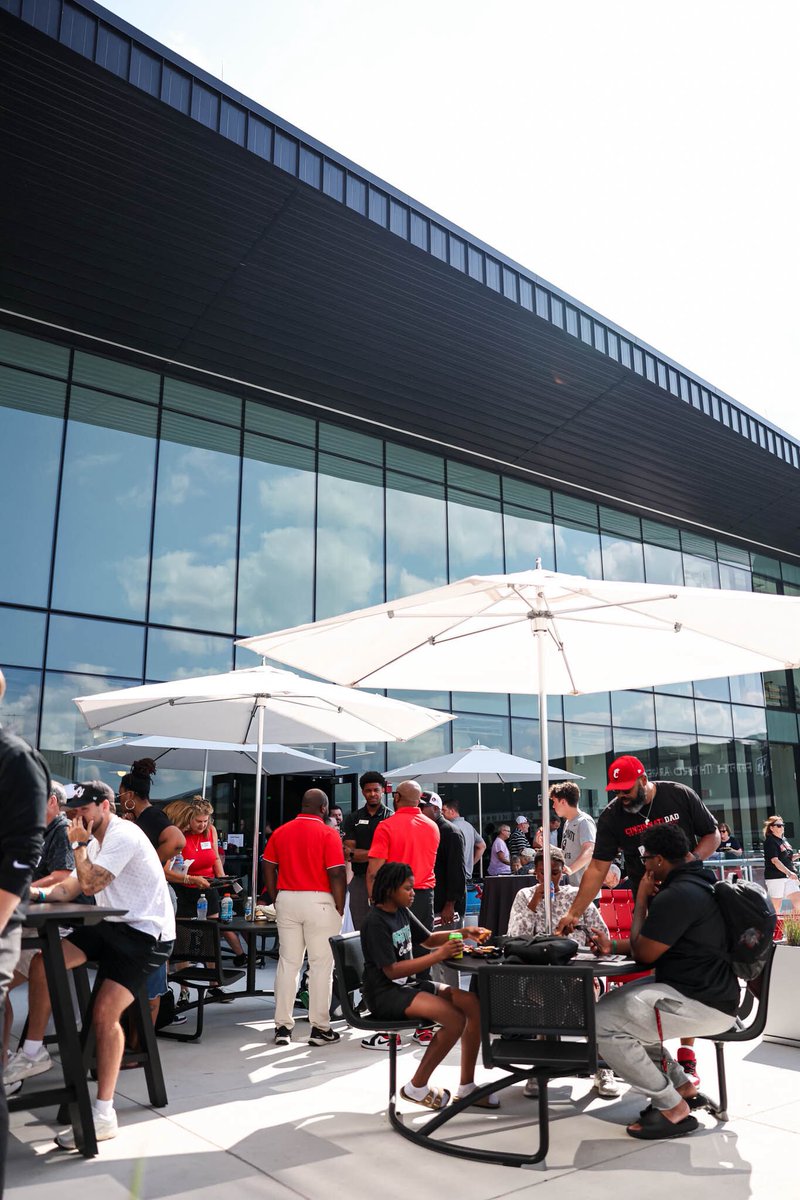 GoBearcatsFB's tweet photo. Getting excited for some UC Football 🙌

Thank you to all that joined us for another evening previewing the fall ahead! https://t.co/pykCRRzJCe