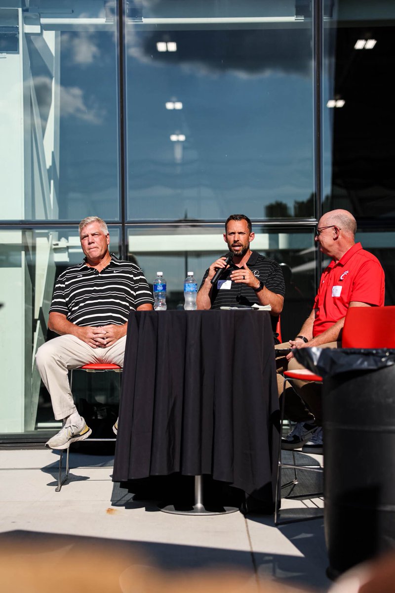 GoBearcatsFB's tweet photo. Getting excited for some UC Football 🙌

Thank you to all that joined us for another evening previewing the fall ahead! https://t.co/pykCRRzJCe