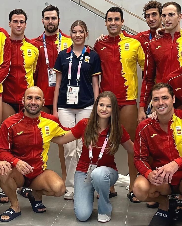 prrincess11707's tweet photo. Hola cariño, ¿estás contenta de que España haya ganado el Mundial? https://t.co/2HFVUh11fO