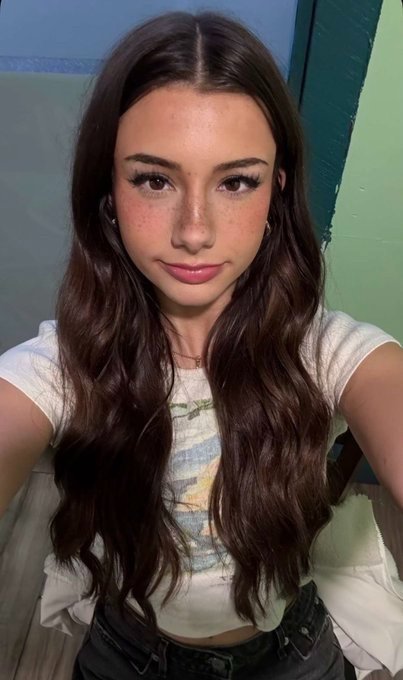Tamaricsgiely's tweet photo. A face made for the spotlight. https://t.co/e0USj9BJmb