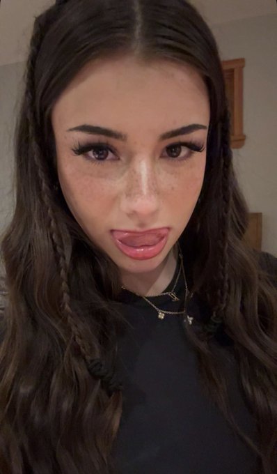 Tamaricsgiely's tweet photo. A face made for the spotlight. https://t.co/e0USj9BJmb