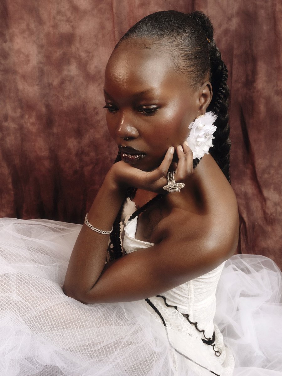 gl0lafl3ur's tweet photo. YEAR OF THE BRIDE
shot by me https://t.co/S0lx8jmHTM