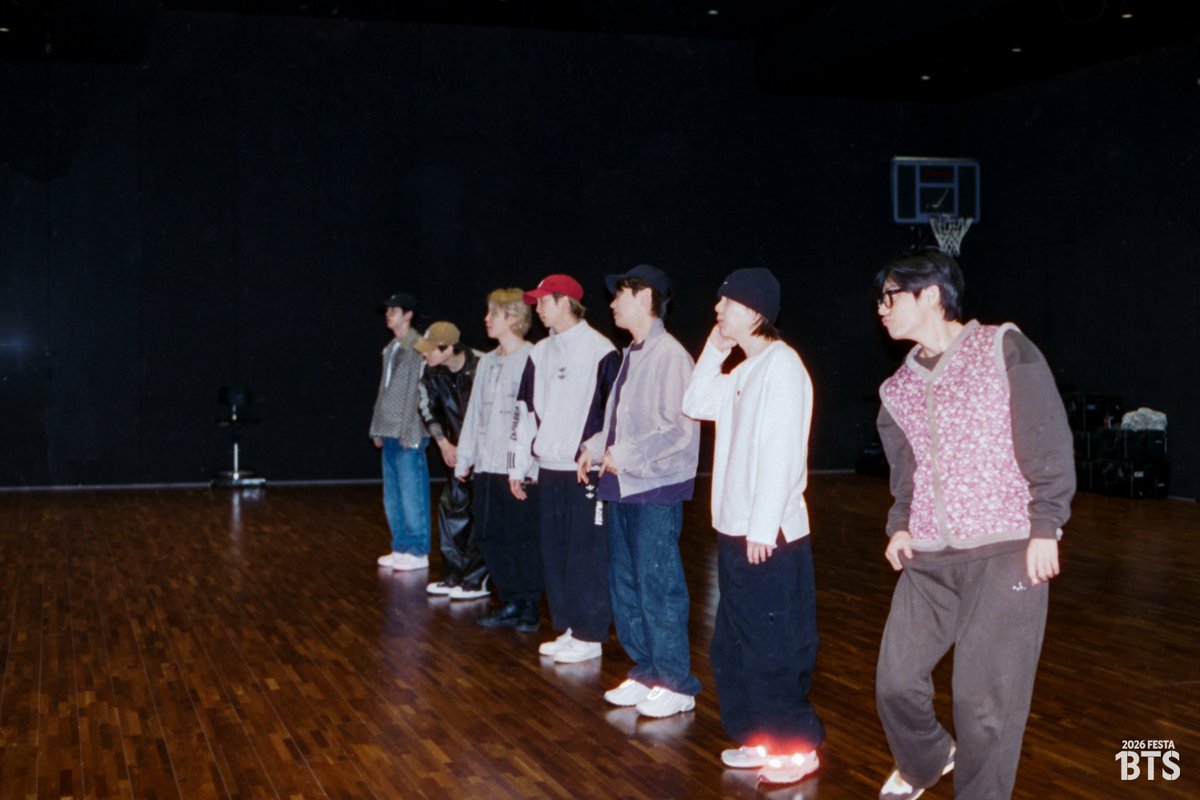 BtsArmy1330_'s tweet photo. WE STAND WITH BTS 
WE ARE PROUD OF YOU BTS 
BTS OUR FOREVER ARTISTS
BTS PAVED THE WAY
보라해💜
ARMY FOREVER BANGTAN FOREVER
ARMY ALWAYS WITH YOU

#WeStandWithBTS
#WE_PURPLE_YOU_BTS 
#Proud_of_BTS #RM #JIN #SUGA #JHOPE #JIMIN #V #JUNGKOOK #BTS #방탄소년단 #ARMY #BTSARMY
@BTS_twt https://t.co/o4dFVqn24j