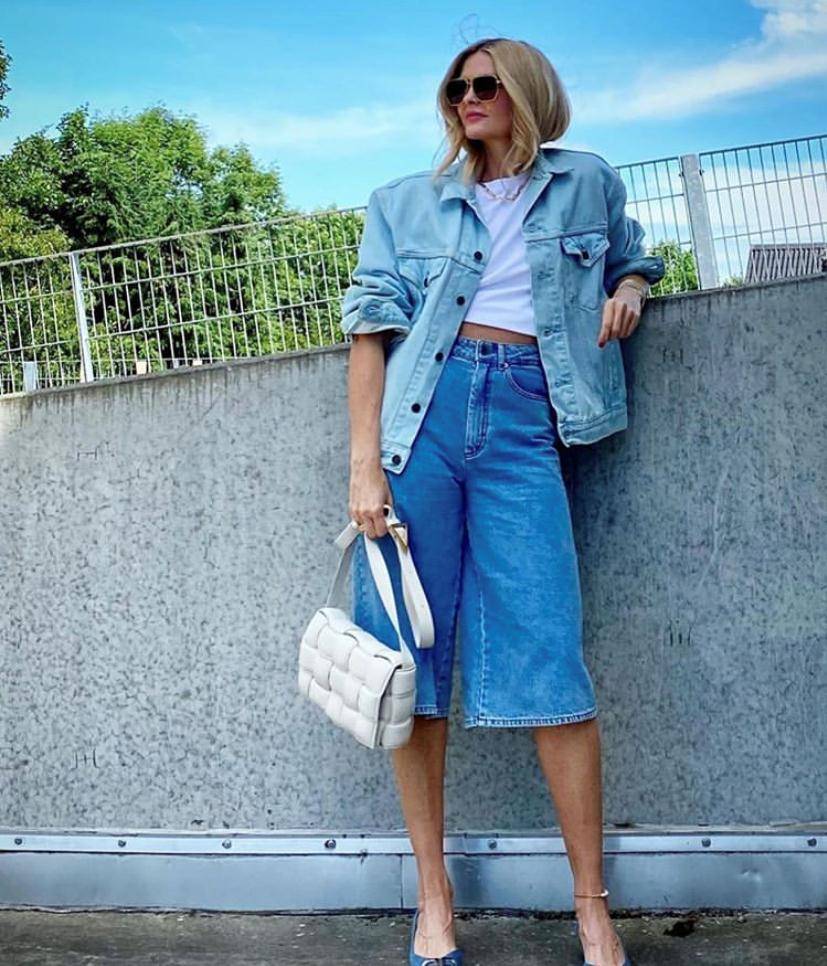amyb7871nr's tweet photo. Just finished this upcycled denim tote—turned old jeans into a stylish, zero-waste bag in 2 hours!  Full tutorial linked in bio  #DIYCrafts #UpcycleStyle， https://t.co/F9idqobwNA