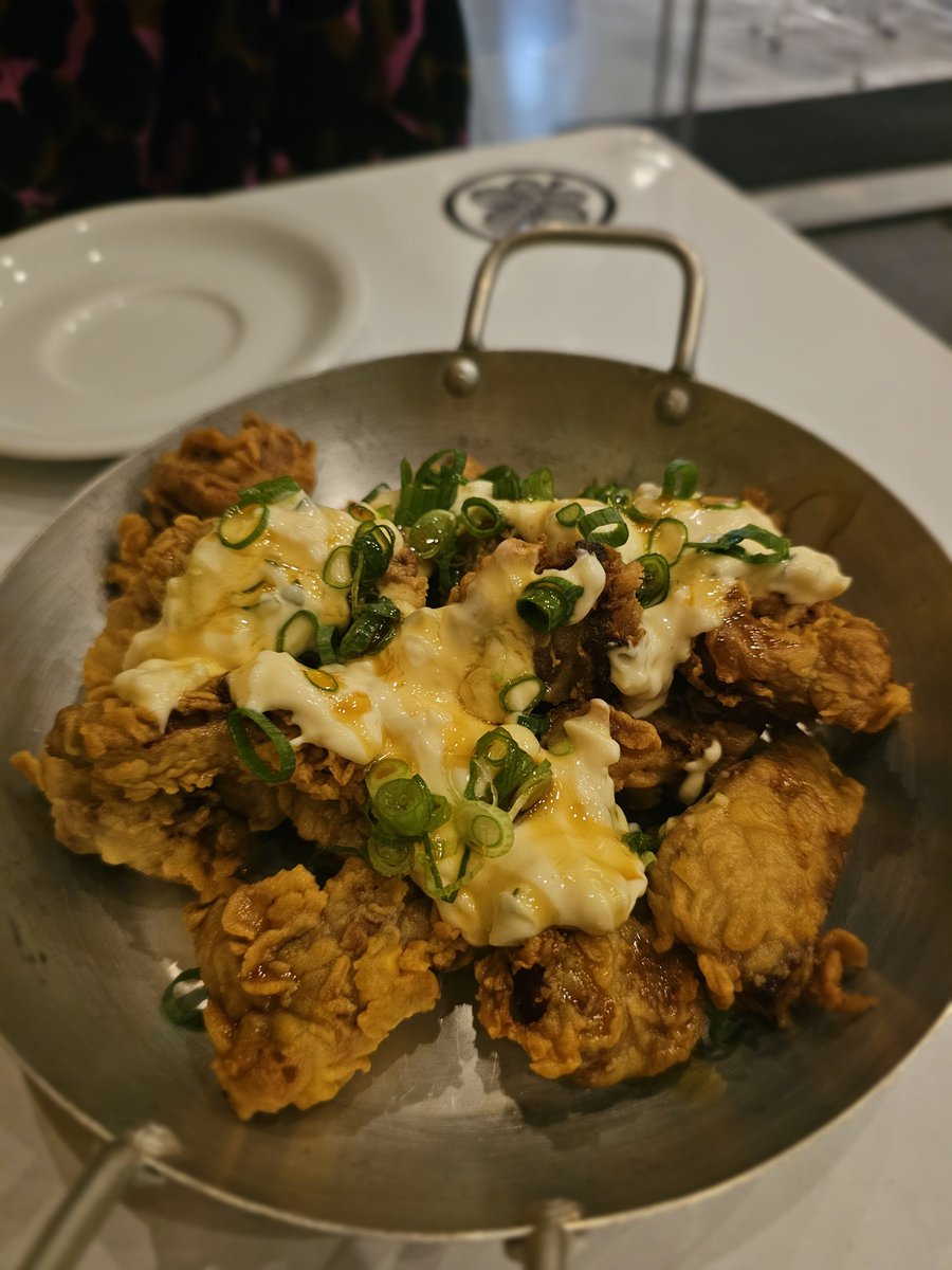 matheuslaneri's tweet photo. Pra quem for de São Paulo ali na região do Metrô Santa Cruz tem um restaurante chamado BAO HUT que eu recomendo demais. Primeira foto é porção de frango com buttermilk, segunda foto bao de frango apimentado e na terceira um kare de moela maravilhoso https://t.co/W1Xhx9qQ73