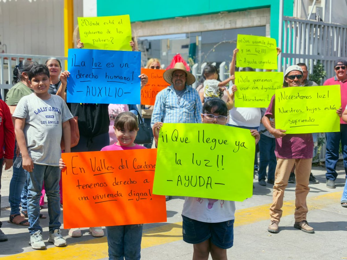 AntorchaBajaC's tweet photo. La lucha del pueblo trabajador en Sinaloa es también nuestra. Desde Baja California nos sumamos al llamado de la marcha de este 3 de agosto y le decimos a @YeralBonillaV y al @sinaloagobmx que los antorchistas sinaloenses cuentan con todo nuestro apoyo.
#QueremosObrasParaTodos https://t.co/PilH8syh6B
