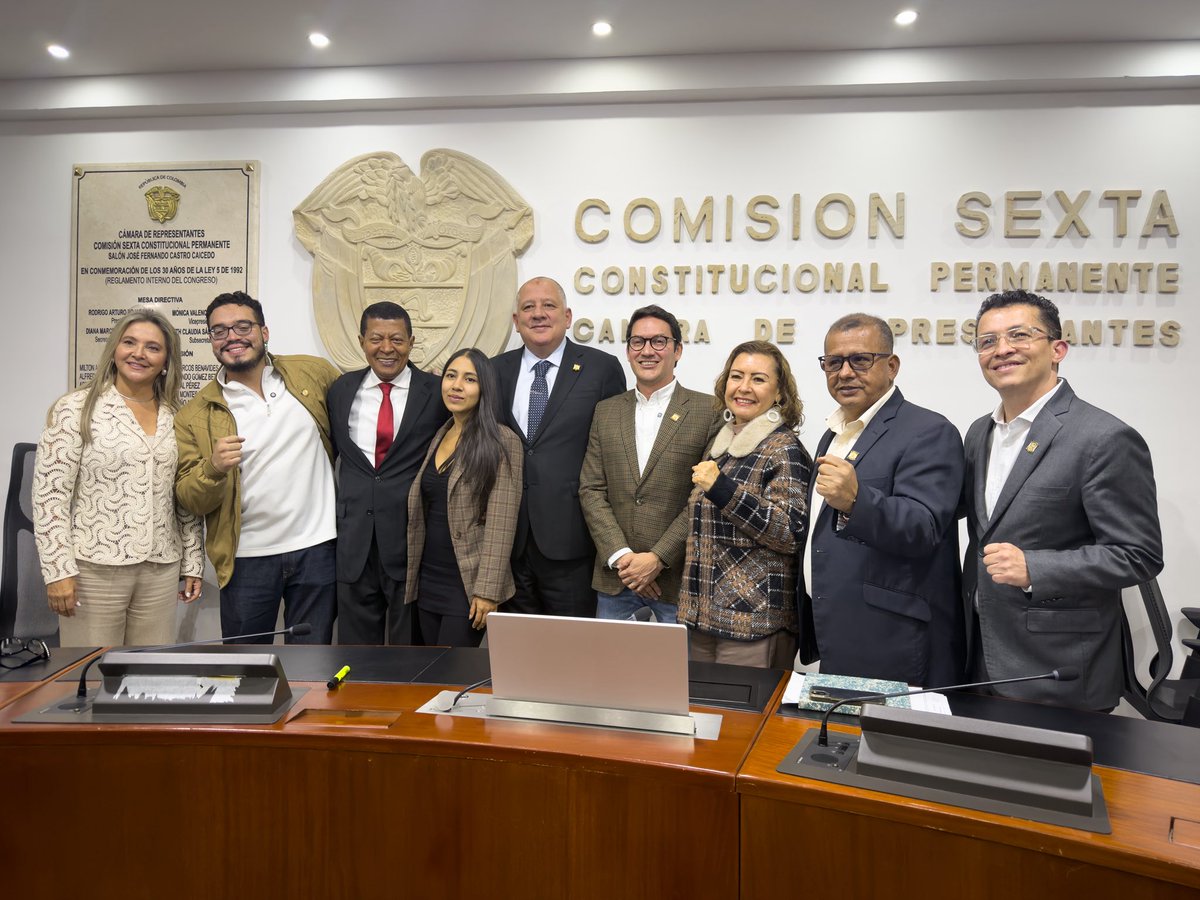 Fhernandezpolo's tweet photo. Hoy participamos en la instalación de la Comisión Sexta Constitucional de la C��mara de Representantes y la elección de mesa directiva. Felicitaciones a @profegonzalezh @jesusbedoyar @sandraaristizabals , presidente, vicepresidente y secretaria, respectivamente. https://t.co/xmSs2nQmy7