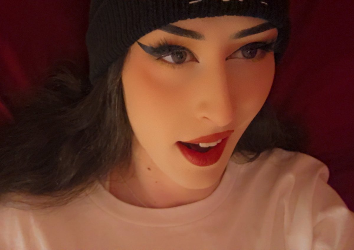 MistressBeaX1's tweet photo. @sexylilnicky @QuinNight666 Hello https://t.co/zAOUEvulbp