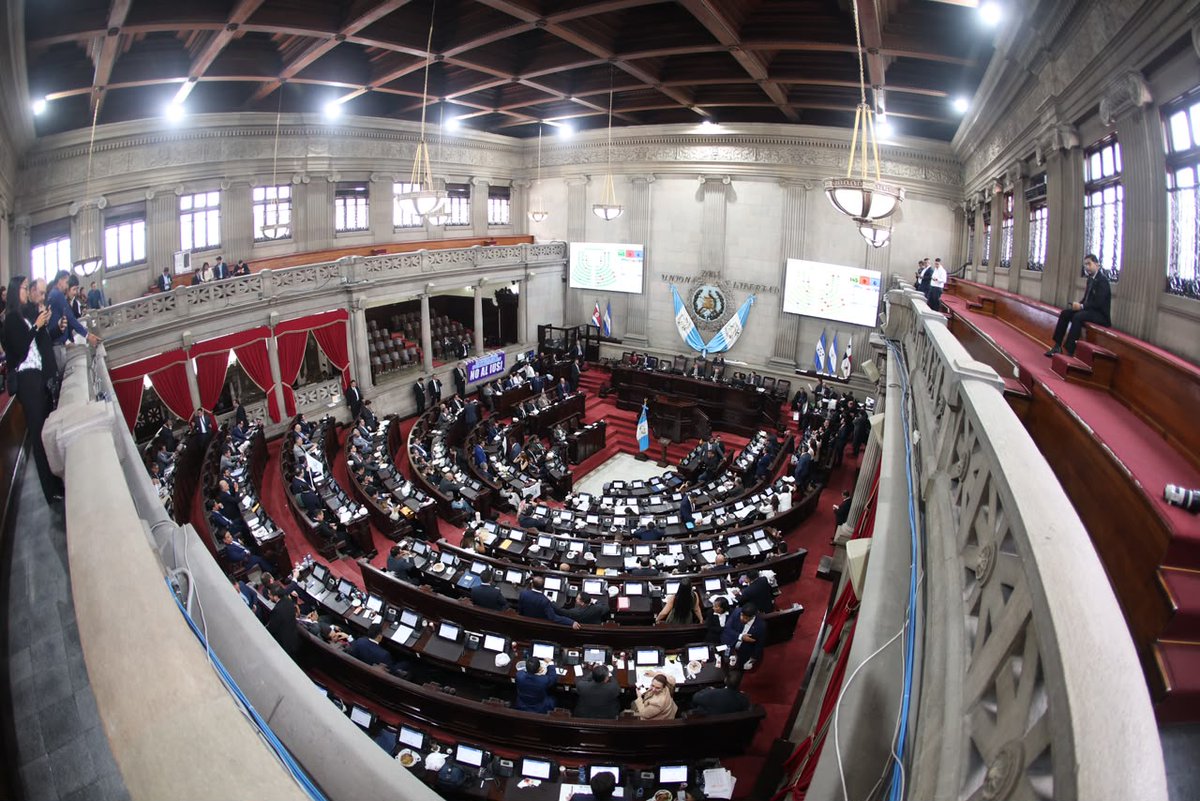 CongresoGuate's tweet photo. 🏠#AHORA | El Pleno del Congreso aprueba el Decreto 18-2026 que establece reformas a la Ley del Impuesto Único Sobre Inmuebles.  

🏛️ #XLegislatura
🔎#TransparenciaLegislativa https://t.co/JSUaysAaon