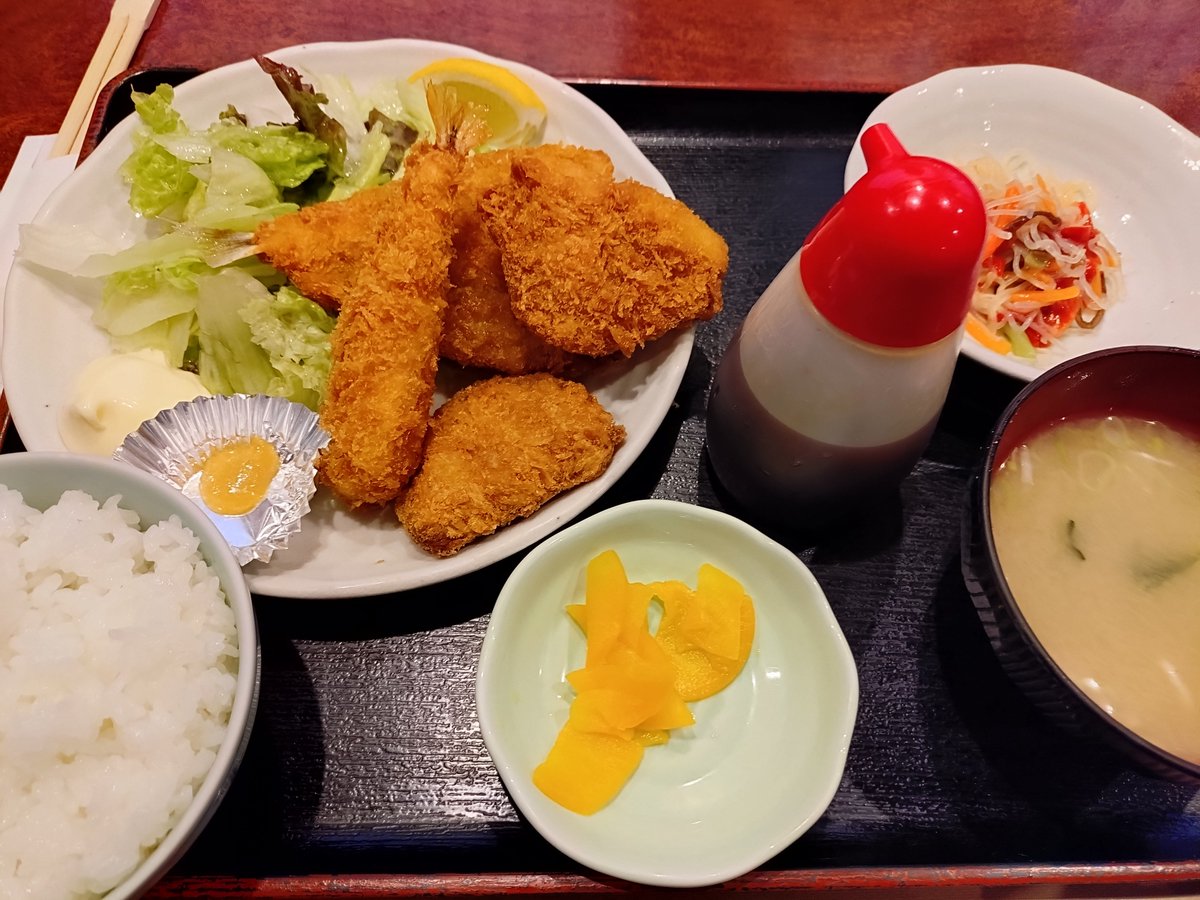 tachyon107blaze's tweet photo. 庄屋ランチ最高

好き https://t.co/in2M5mfPXv