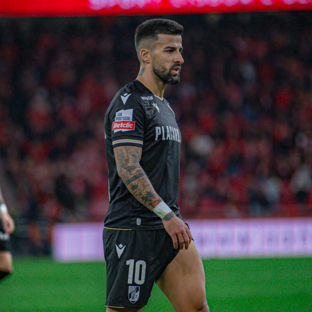 BolaNoPePT's tweet photo. Tiago Silva está de volta ao Vitória após uma temporada no Al Rayyan. 

Chega a custo zero e assina até 2028. https://t.co/slm7KS9TCr