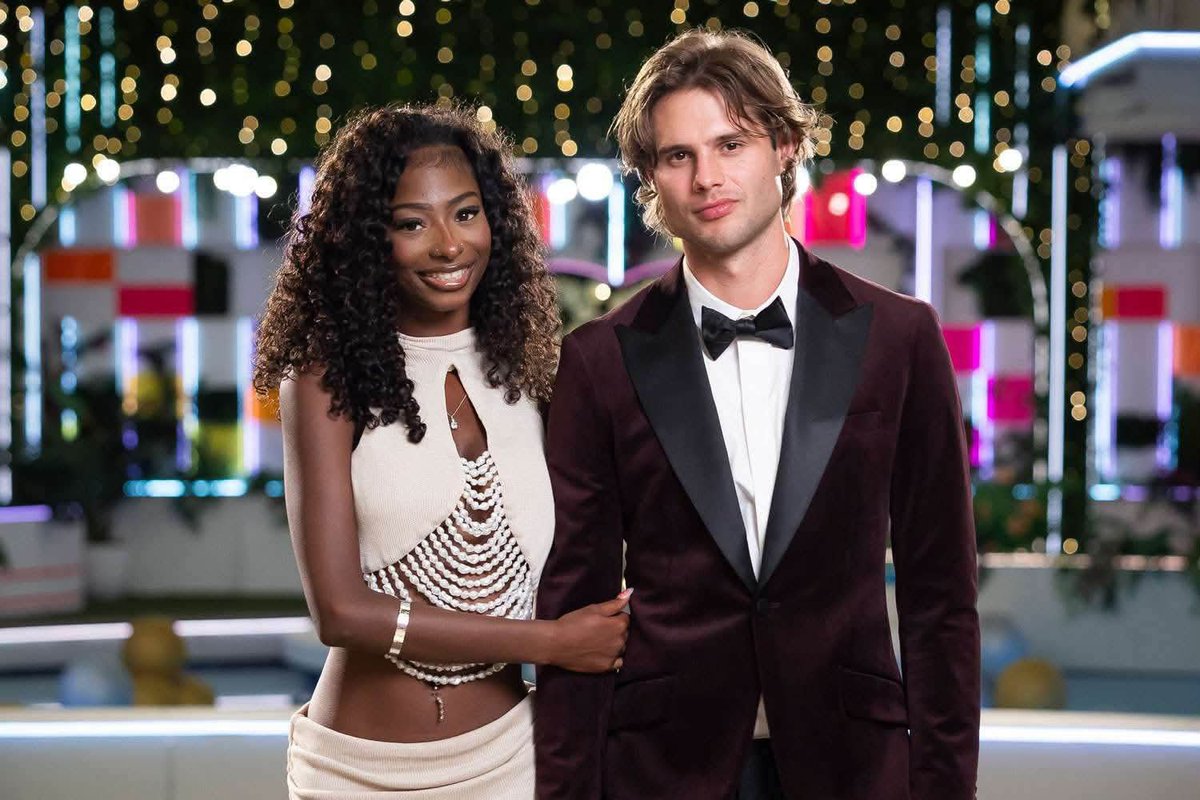 biggzless_jones's tweet photo. For those who want to watch WWHL with Aniya and Carl, Trinity and Bryce.
The episode will air tonight on Bravo at 9PM CST and will be available tomorrow on Peacock. https://t.co/ai4o0CCccm