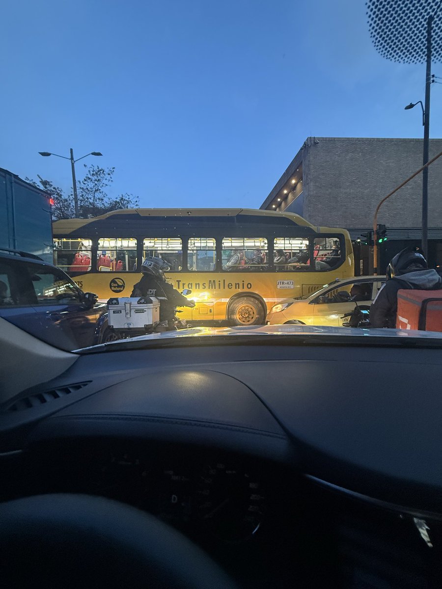 yiselamaiguel's tweet photo. Buses que no le ponen el alma! https://t.co/Dr9jsmUMGu