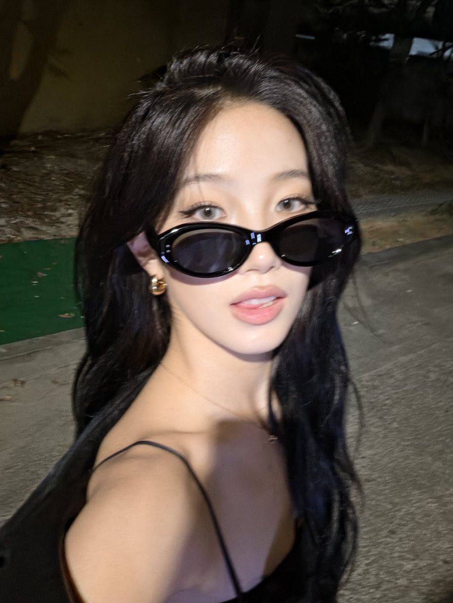 gimmalong1889's tweet photo. 즈하야 좋은 아침☀️ 잠만보 강아띠 오늘도 다치지말고 신나게 피어나랑 햅삐한 하루 보내세요 화이팅🤍💪 https://t.co/vFXqrlhqOU