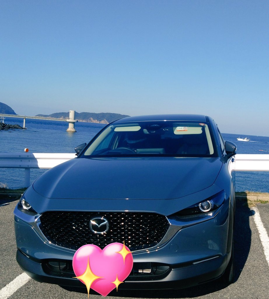 ahata1224's tweet photo. 7時前にガソリンを入れて来たけど、cx30を4台も見かけ、帰りは後ろがMAZDA3だった。
(出勤途中の夫ともすれ違った🤣)

早いもので乗り始めてから1年1ヶ月経ったけど、すごく運転しやすくて快適な車✨
これからもよろしくね相棒君!!
#cx30
#30day
#マツダ https://t.co/jnxnxCZEat