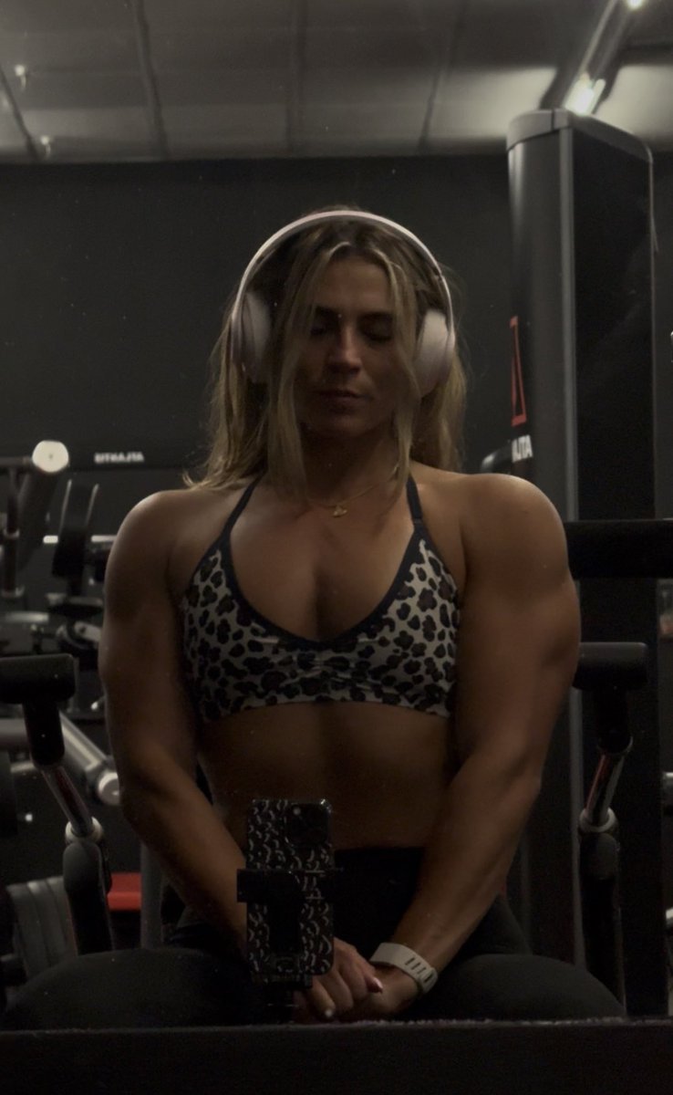 Bellasmuscles's tweet photo. #muscles https://t.co/AIyDow2SHP