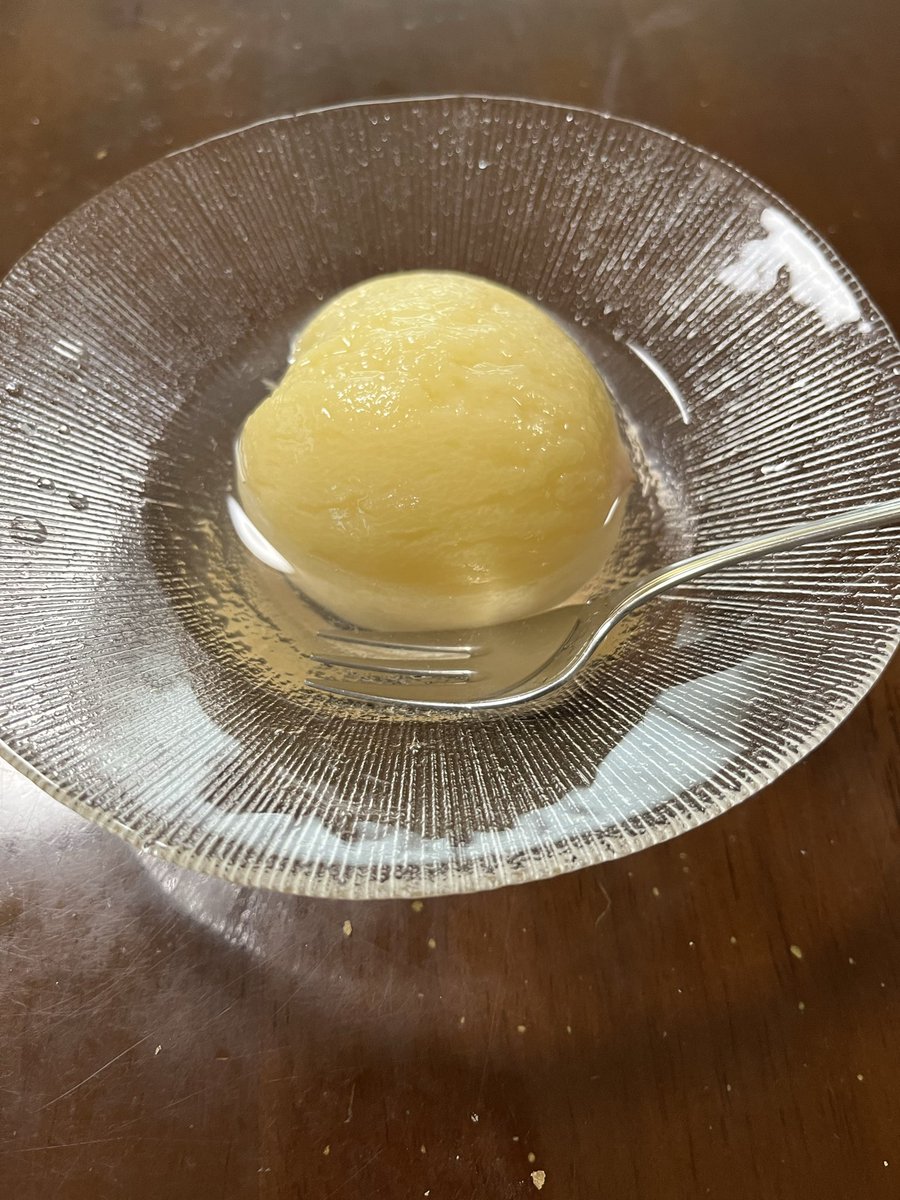 mituko_on's tweet photo. 年に一度のお楽しみ。あかつきのコンポート。今年は低温調理器でやってみました。うまくいった模様。 https://t.co/2M6nwKm2j3