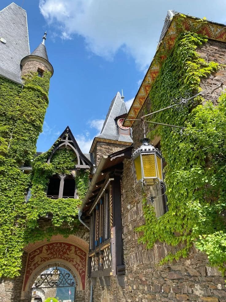 echoesofworld's tweet photo. Cochem, Germany https://t.co/lEJVny8Pmq