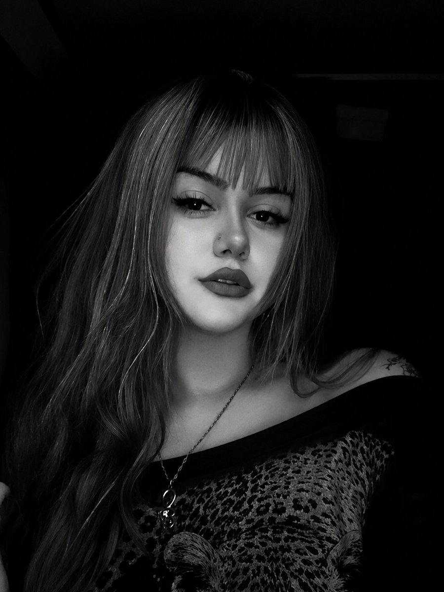 𝒩𝒶𝓃𝒶 ⁽ᵃ ᵐᵃˡᵈⁱᵗᵃ ᵈᵉˢᵍʳᵃᶜ̧ᵃᵈᵃ⁾ tweet media