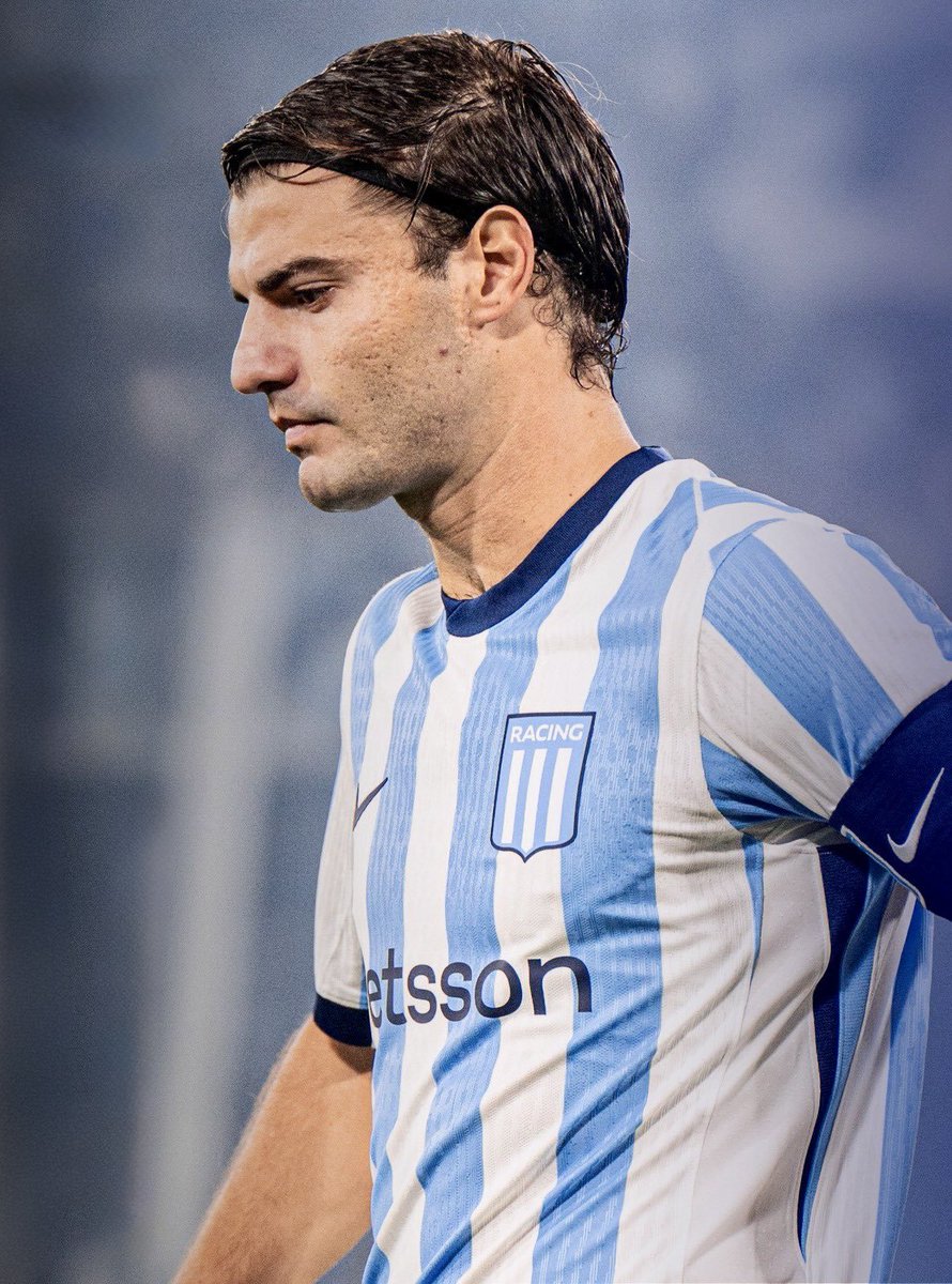 LeandroAdonio's tweet photo. Todavía no hay acuerdo entre #Racing y #VascoDaGama 🇧🇷 por el pase de Santiago Sosa.

💰 La Academia pidió avales y un importante monto a la firma para avanzar con la operación, condiciones que el club brasileño todavía no cumplió.

👉 De todas maneras, hay optimismo de ambas partes para que la transferencia pueda concretarse.