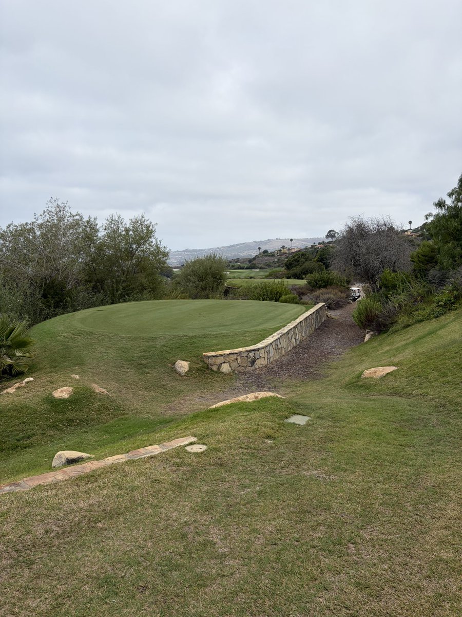 AlpRutherfordIV's tweet photo. Trump National Golf Club of Los Angeles 

Truly spectacular piece of property with terraces overlooking the ocean throughout the round, while still having a challenging design. Really messes with the depth perception and makes every shot appear 50 yards longer! https://t.co/E5mbdoD0VZ