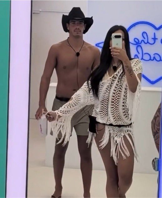 jasrenzo's tweet photo. well yes #loveislanduk #loveisland https://t.co/MYqXQE1iRg