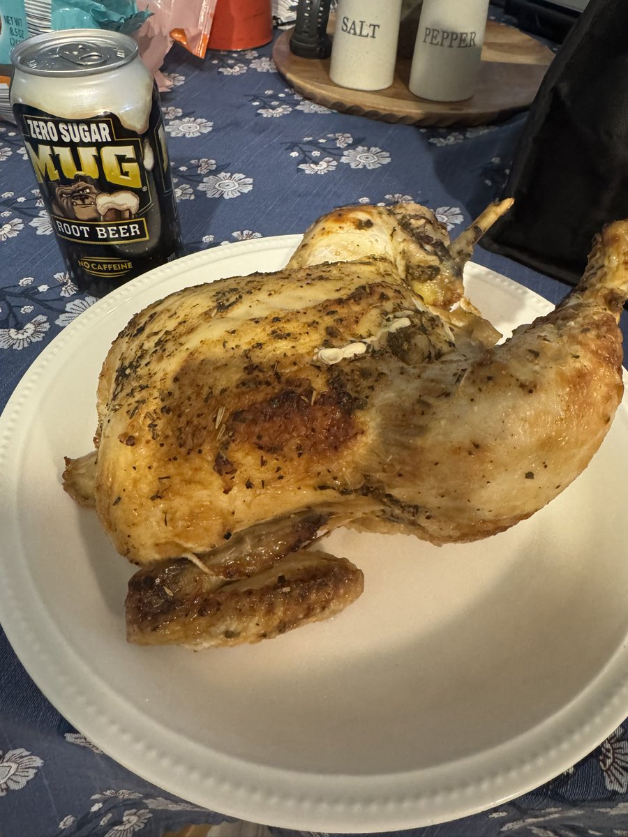 lBrqndonl's tweet photo. i fear some may think i’m joking…. #boydinner https://t.co/im5qxKGLoB