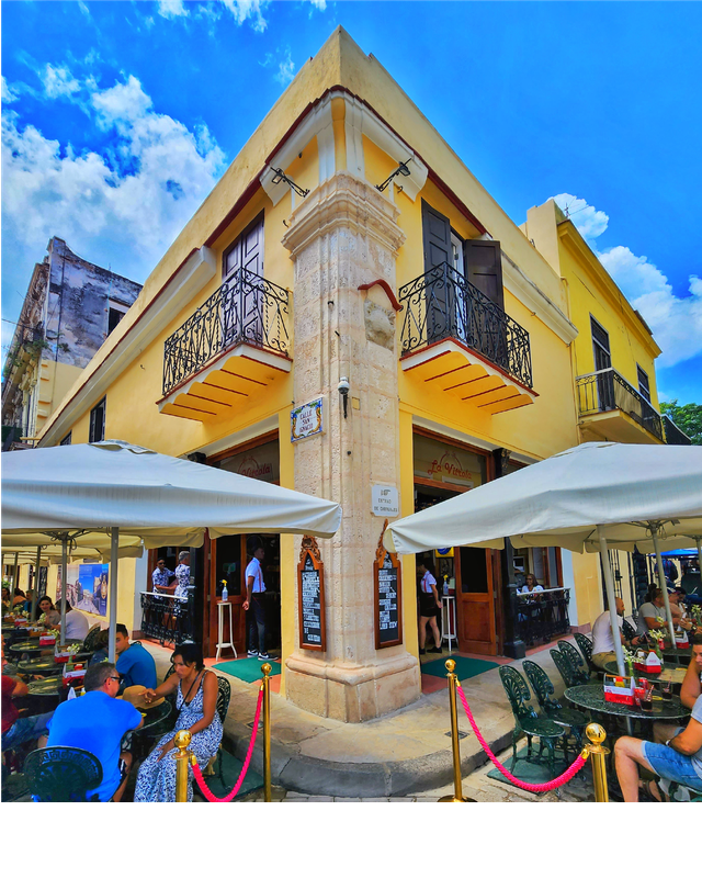 MinturCuba's tweet photo. ¿Has visto muchas fachadas amarillas en La Habana? 

Durante la época colonial, el pigmento amarillo era uno de los más accesibles y resistentes al implacable sol caribeño. 

#CubaUnica #CubaTravel #LaHabanaTravel #CiudadesConHistoria https://t.co/sKAeoKlilQ