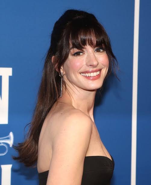 IfindRetards's tweet photo. Anne Hathaway is a yuge retard. https://t.co/Hy9DqNry5K
