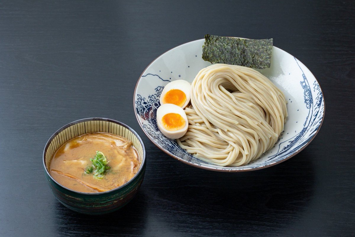ramenstandota's tweet photo. おはようございます☀️

7/30  11:00.オープン

本日も暑くなりそうです🫠🌻

📍　レモン昆布水つけ麺

📍　とまとチーズ🧀まぜそば

📍　鶏白湯らーめん

レギュラーメニューでの営業です！

さっぱりと昆布水つけ麺か
濃厚なつけ麺か！

本日もよろしくお願いします✨ https://t.co/Y00FvFpAqh