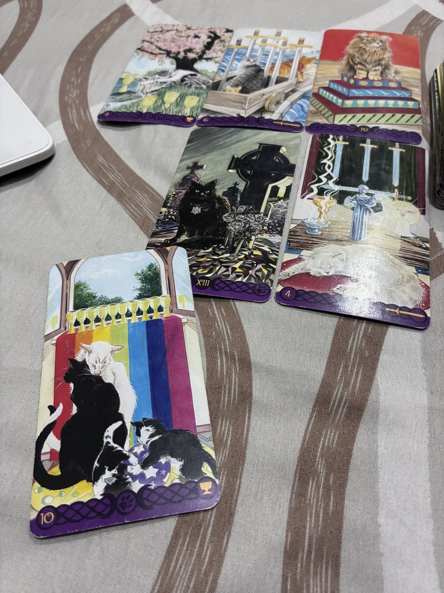 esoter1co's tweet photo. ya estoy con las cartas! respondo en el momento <3 (aprovechen las promos) https://t.co/7dJk2c7AXu