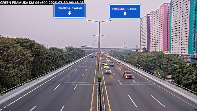 RadioElshinta's tweet photo. 06.35: RT @SenkomCMNP: Informasi lalu lintas ruas tol Ir.Wiyoto Wiyono https://t.co/EcXMyGQDYi di Pramuka saat ini terpantau lancar. Jaga jarak aman kendaraan dan selalu berhati-hati saat berkendara. https://t.co/fpxgUmLlCx