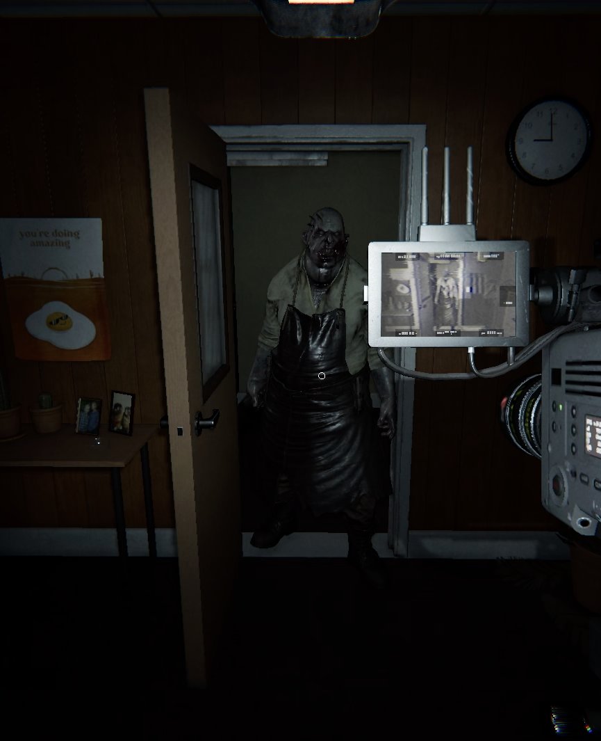 HopKiveLab's tweet photo. When you go on a cozy walk on the map in Phasmo, then you hear your Bestie saying "Eeeew, can you please go away" &amp; you turn around the corner to See this. His name ist Herbert by the way we named him like that. 🤣 https://t.co/lwQbgWbhqu
