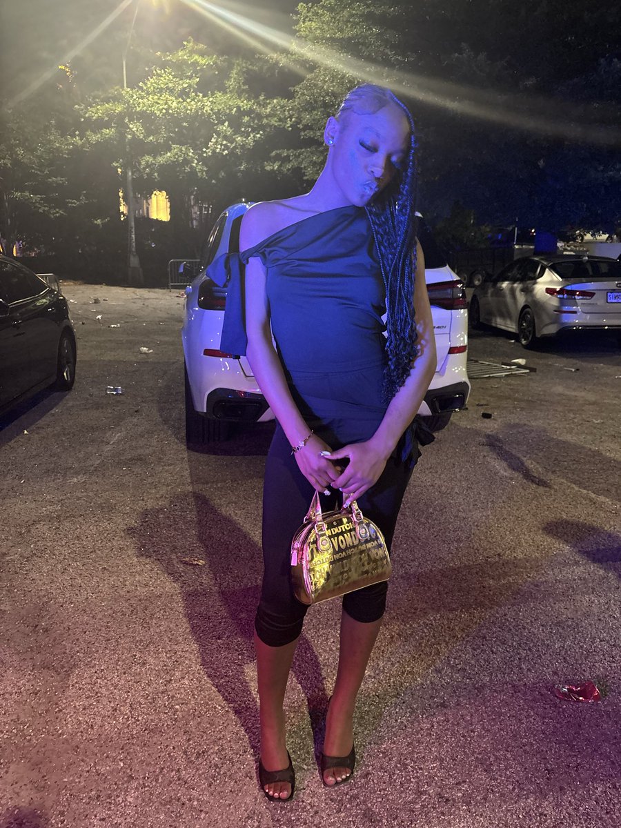lilmstayonpluto's tweet photo. One random night in atl🥴🥴 https://t.co/0JLeodjotm