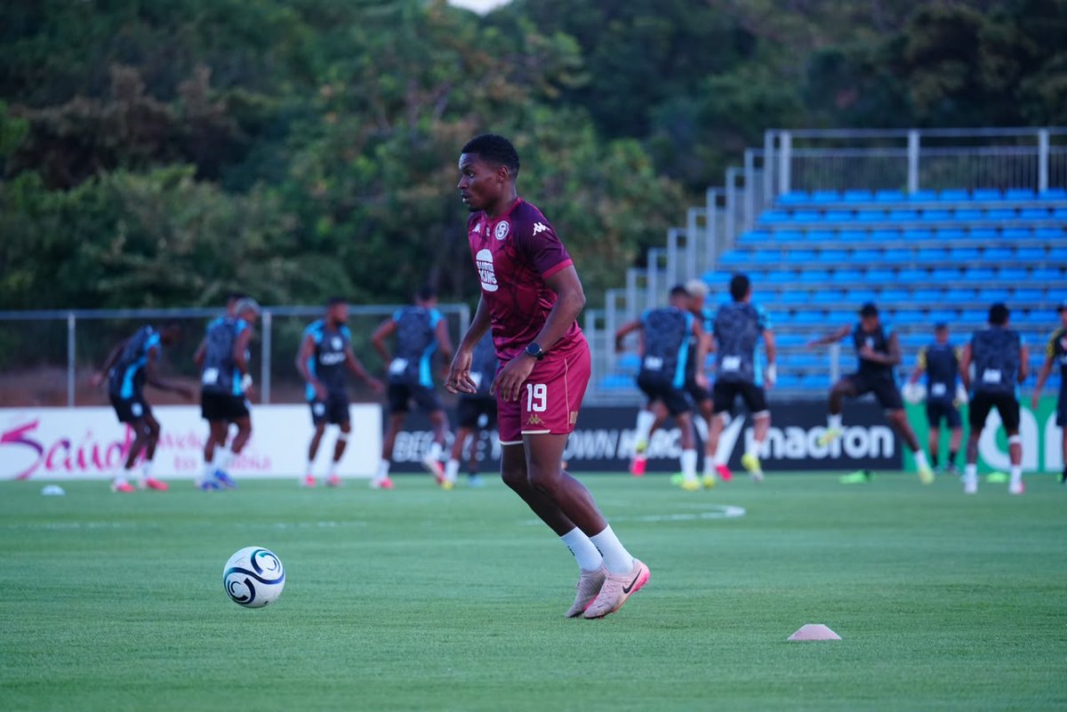 SaprissaOficial's tweet photo. ¡VAMOS MORADOS! 😈

📸 Podcast de la Hinchada https://t.co/Y7207nNAsl