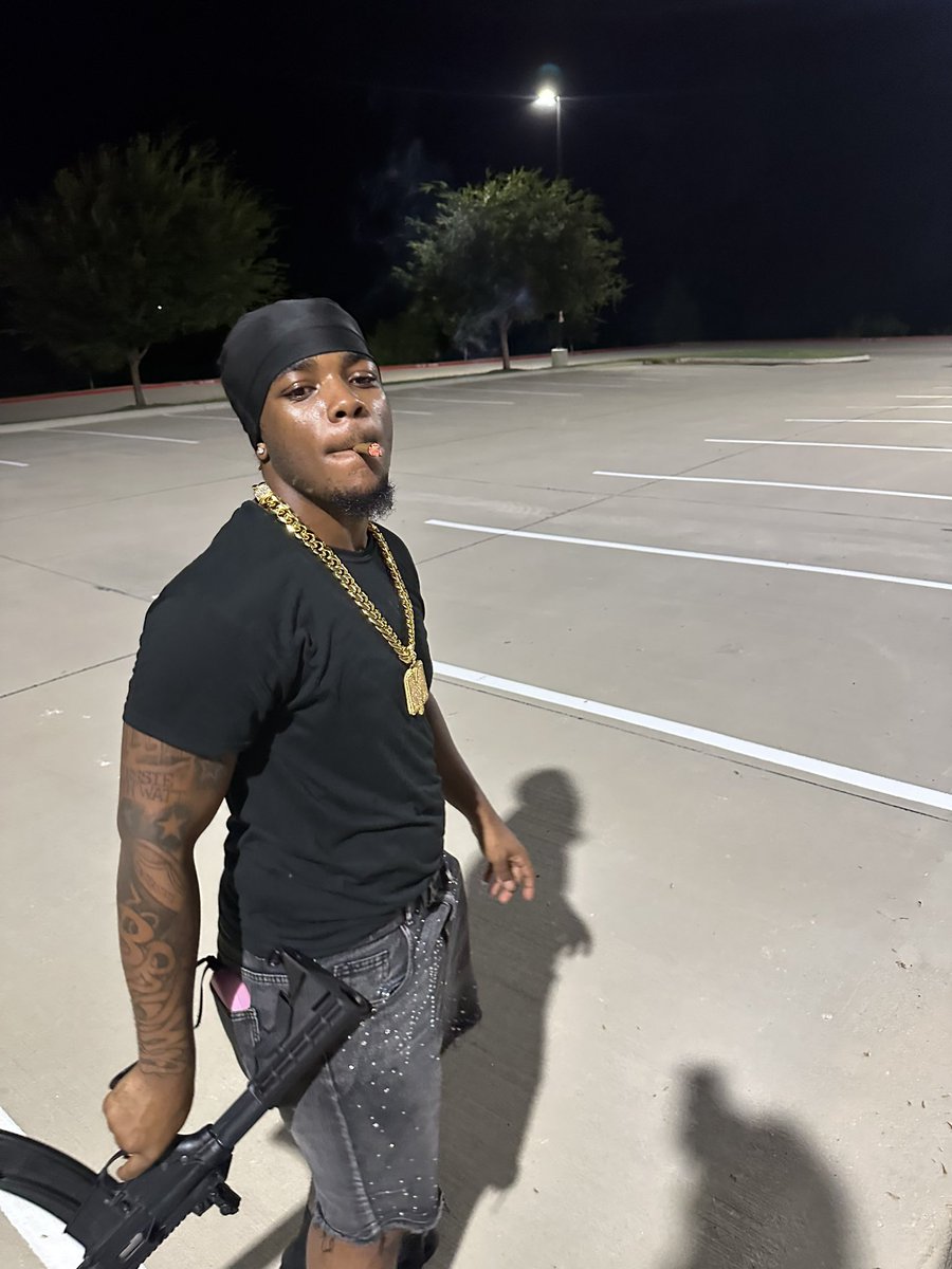 King_lj__'s tweet photo. #fwtx #guns https://t.co/opwe1eGyB8