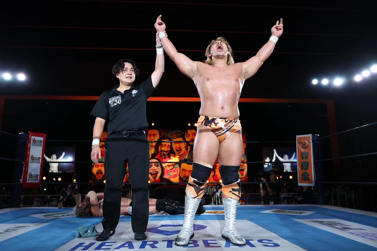 njpw_ryoheioiwa's tweet photo. ビックロックで3勝目！！！

G1でヘッドロックで試合決まったの初めてじゃない？
これからも大切に使っていきたい

#TMDK
#G1CLIMAX36 https://t.co/VTai40EePO