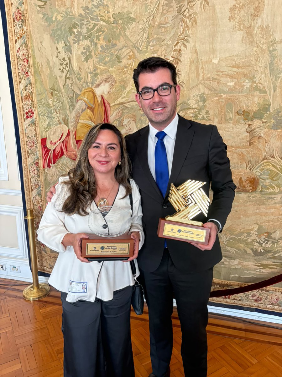 juridicadistri's tweet photo. Esta estrategia destacó en el proceso de evaluación por incorporar la innovación pública como un componente clave dentro de un modelo integral de gerencia pública y ahora entra a hacer parte del registro de experiencias exitosas en el Banco de Éxitos de la Administración Pública Colombiana.