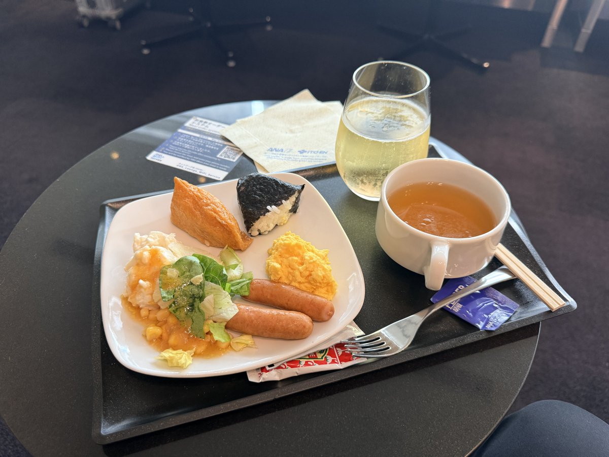 ChannelTomo0's tweet photo. おはようございます、本日も飛んで参ります！
一年ぶりのタイですが、6年ぶりのタイ航空です🇹🇭 https://t.co/3kkIhjGDxS